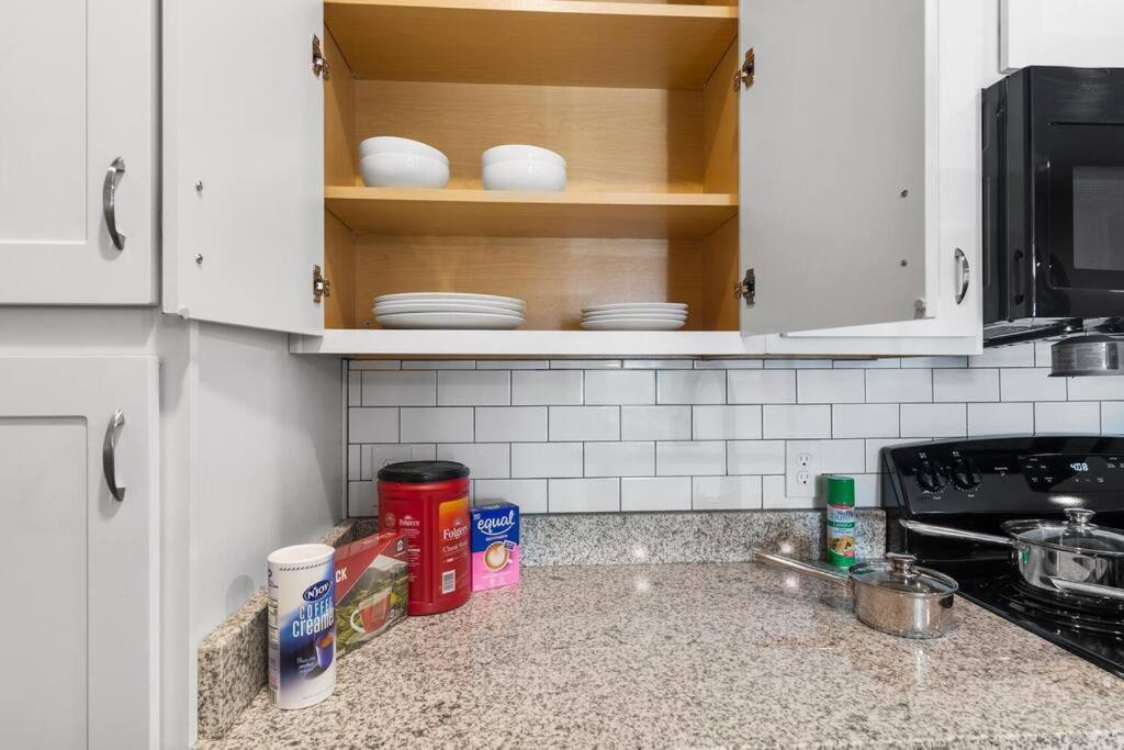 Elegant 1Br/1Ba Condo With Pool, Gym And Laundry Melbourne Exteriör bild