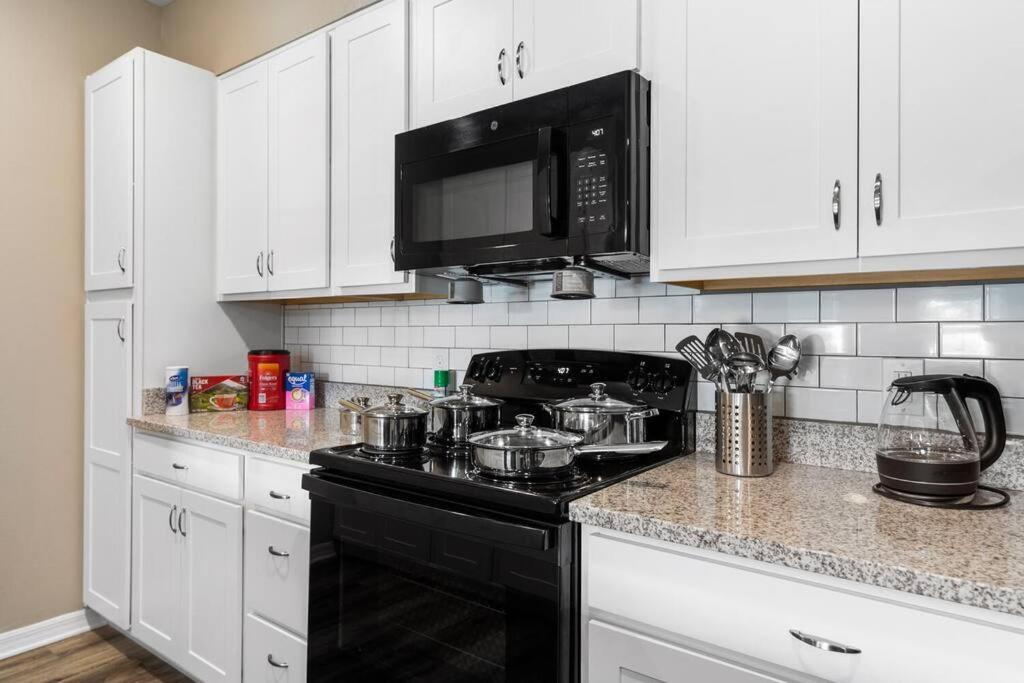 Elegant 1Br/1Ba Condo With Pool, Gym And Laundry Melbourne Exteriör bild