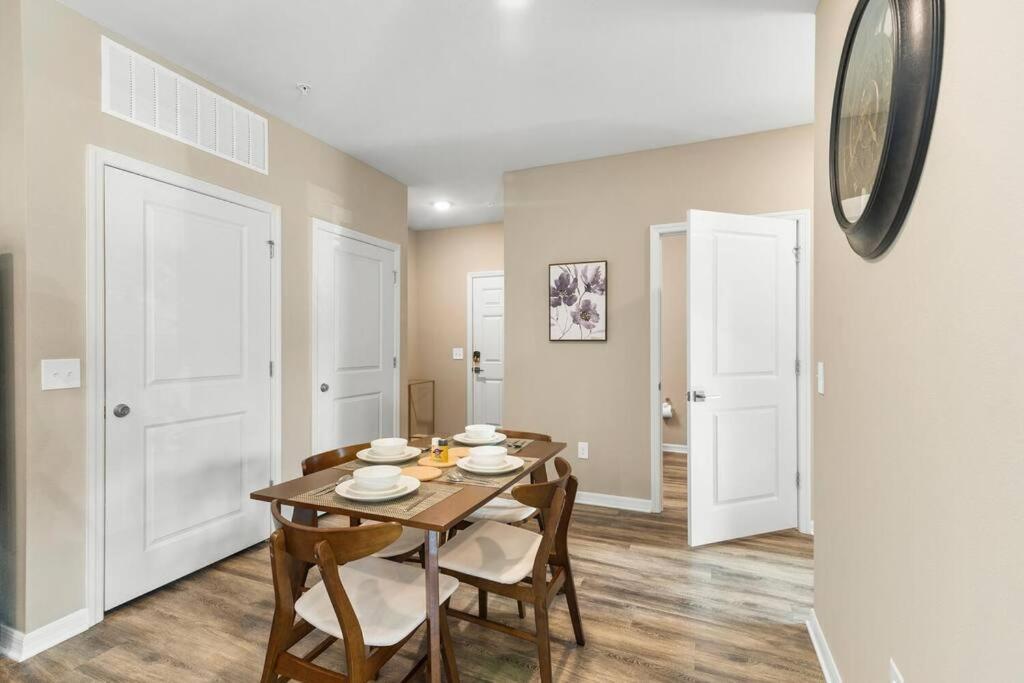 Elegant 1Br/1Ba Condo With Pool, Gym And Laundry Melbourne Exteriör bild