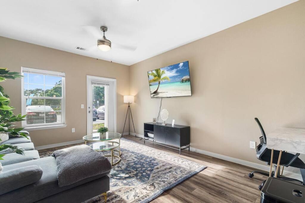 Elegant 1Br/1Ba Condo With Pool, Gym And Laundry Melbourne Exteriör bild