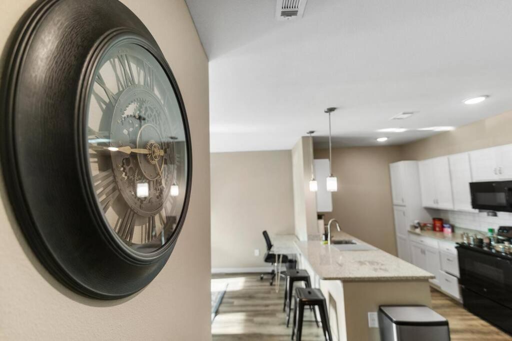 Elegant 1Br/1Ba Condo With Pool, Gym And Laundry Melbourne Exteriör bild