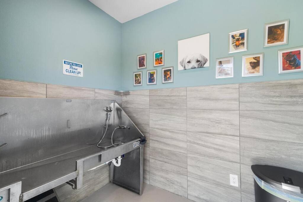 Elegant 1Br/1Ba Condo With Pool, Gym And Laundry Melbourne Exteriör bild