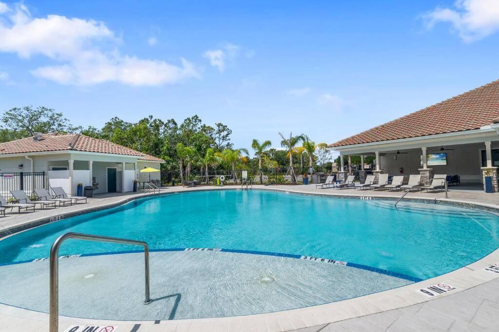 Elegant 1Br/1Ba Condo With Pool, Gym And Laundry Melbourne Exteriör bild