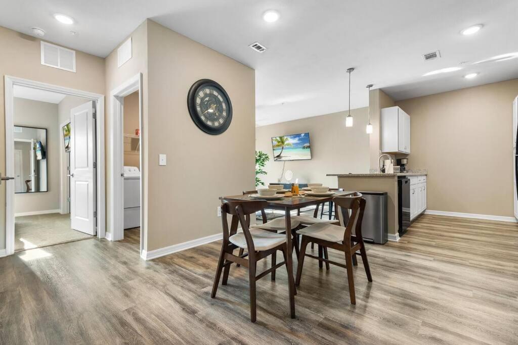 Elegant 1Br/1Ba Condo With Pool, Gym And Laundry Melbourne Exteriör bild