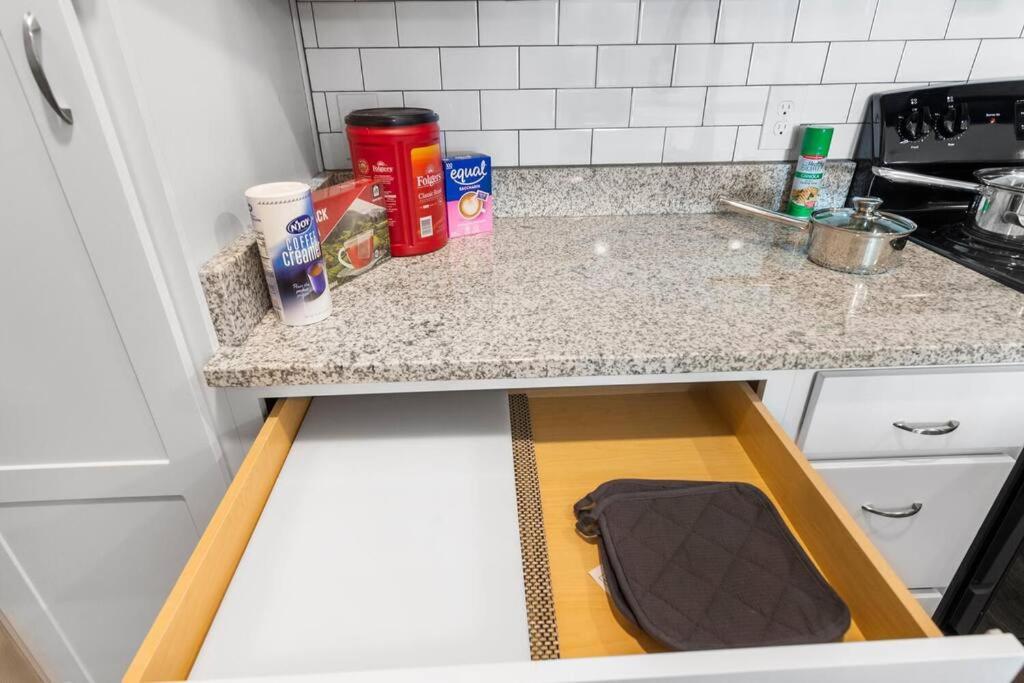Elegant 1Br/1Ba Condo With Pool, Gym And Laundry Melbourne Exteriör bild